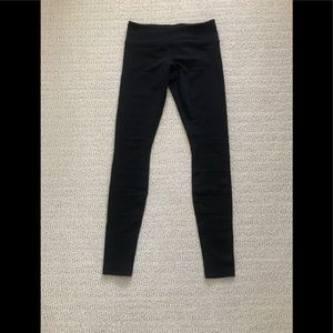 Lululemon Wunderunders Size 6 Black